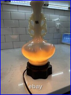 VTG Aladdin Alacite URANIUM Lamp WITH FINIAL In Excellent Working Condition