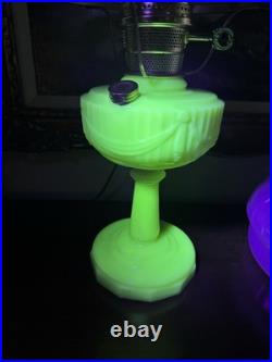 VTG Aladdin Electric Model-B Tall Lincoln Drape Alacite Lamp Uranium Glows