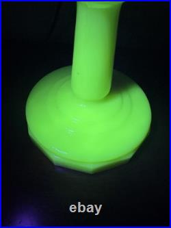 VTG Aladdin Electric Model-B Tall Lincoln Drape Alacite Lamp Uranium Glows