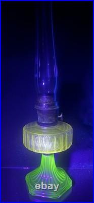 VTG Aladdin Lincoln Drape Oil Lamp-Sun Lavender/Green Uranium Glass 24 w Lox On