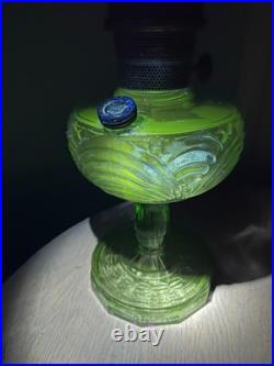 VTG Aladdin Nu-Type Model B Washington Drape Uranium Green Glass Oil Lamp, Glows VTG Aladdin Nu-Type Model B Washington Drape Uranium Green Glass Oil Lamp, Glows