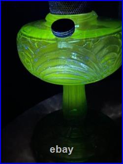 VTG Aladdin Nu-Type Model B Washington Drape Uranium Green Glass Oil Lamp, Glows