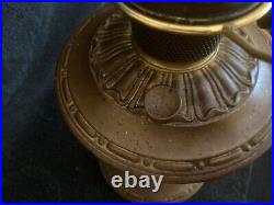 VTG Aladdin kerosine lamp Model 8, bronze ornate, with ceramic shade. 1919-1920