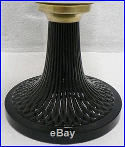 VTG CORINTHIAN PATTERN WHITE FONT QUILT BLACK FOOT ALADDIN KEROSENE LAMP 35-36