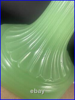 Vintage 1930s Aladdin Oil Lamp Jadeite Glass Milk Deco EUC Mantle Green HTF USA