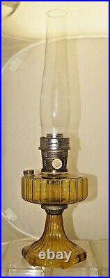 Vintage 1935 36 Aladdin Corinthian Amber Oil Kerosene Lamp & Chimney