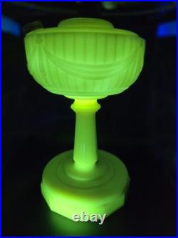 Vintage 1939-41 Aladdin Uranium B-75 Tall Lincoln Drape Ivory Alacite Oil Lamp