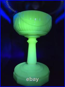 Vintage 1939-41 Aladdin Uranium B-75 Tall Lincoln Drape Ivory Alacite Oil Lamp