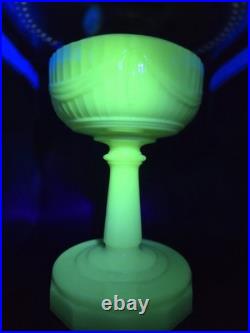 Vintage 1939-41 Aladdin Uranium B-75 Tall Lincoln Drape Ivory Alacite Oil Lamp