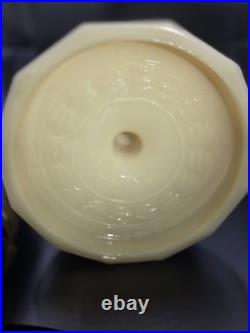 Vintage 1939-41 Aladdin Uranium B-75 Tall Lincoln Drape Ivory Alacite Oil Lamp