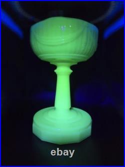 Vintage 1939-41 Aladdin Uranium B-75 Tall Lincoln Drape Ivory Alacite Oil Lamp