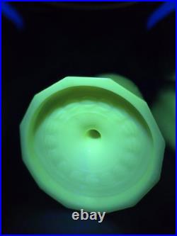 Vintage 1939-41 Aladdin Uranium B-75 Tall Lincoln Drape Ivory Alacite Oil Lamp
