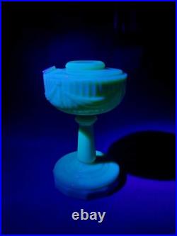 Vintage 1940's Aladdin Model B-75 Alacite Uranium Tall Lincoln Drape Oil Lamp