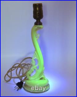 Vintage 30's-40's Alacite Aladdin Uranium Glass Boudoir Lamp
