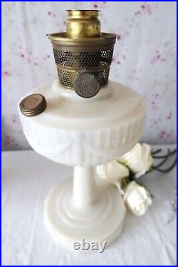 Vintage ALADDIN ALACITE Ivory Lincoln Drape Nu Type Kerosene OIL LAMP Base! XLT