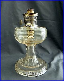 Vintage ALADDIN B-80 BEEHIVE PATTERN Clear Glass Oil Kerosene Lamp BEAUTIFUL