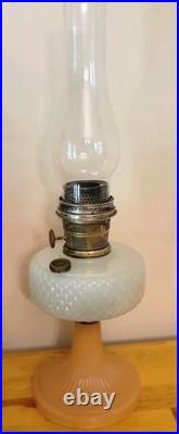 Vintage ALADDIN B-91 QUILT OIL LAMP WHITE MOONSTONE / ROSE MOONSTONE