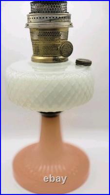 Vintage ALADDIN B-91 QUILT OIL LAMP WHITE MOONSTONE / ROSE MOONSTONE