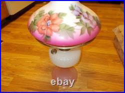 Vintage ALADDIN B-91 QUILT OIL LAMP WHITE MOONSTONE / ROSE MOONSTONE WithSHADE