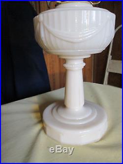 Vintage Alacite Glass Lincoln Drape Aladdin Lamp w / Shade, Lox on Chimney