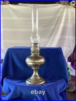 Vintage Aladdin 22 Inches Tall Antique Brass Or Nickel Plated Oil Lamp Beautiful