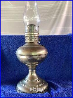 Vintage Aladdin 22 Inches Tall Antique Brass Or Nickel Plated Oil Lamp Beautiful