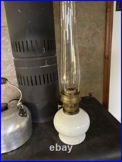Vintage Aladdin 23 Kerosene Oil Lamp Daisies Wheat Milk Glass Floral White