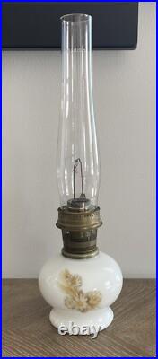 Vintage Aladdin 23 Kerosene Oil Lamp Daisies & Wheat Milk Glass WithChimney 1970's
