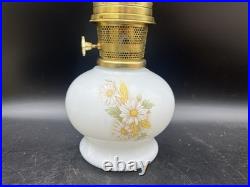 Vintage Aladdin 23 Kerosene Oil Lamp Daisies & Wheat Milk Glass WithChimney 1970's