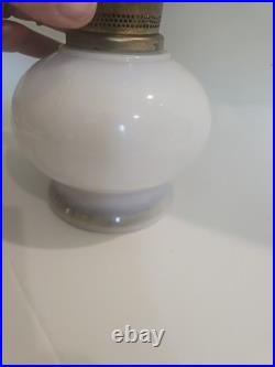 Vintage Aladdin 23 Kerosene Oil Lamp Daisies & Wheat Milk Glass WithChimney 1970's