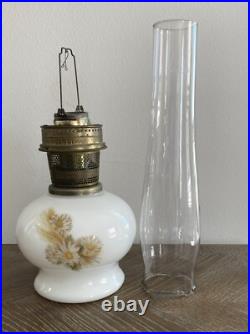 Vintage Aladdin 23 Kerosene Oil Lamp Daisies & Wheat Milk Glass WithChimney 1970's