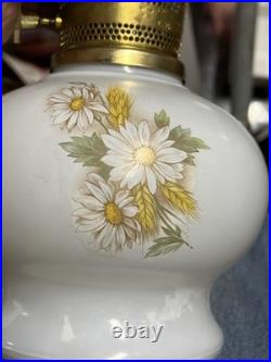 Vintage Aladdin 23 Kerosene Oil Lamp Daisies & Wheat Milk Glass WithChimney 1970's