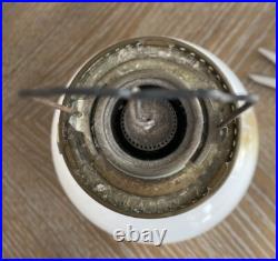 Vintage Aladdin 23 Kerosene Oil Lamp Daisies & Wheat Milk Glass WithChimney 1970's