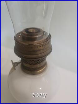 Vintage Aladdin 23 Kerosene Oil Lamp Daisies & Wheat Milk Glass WithChimney 1970's