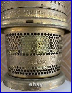 Vintage Aladdin 23 Kerosene Oil Lamp Daisies & Wheat Milk Glass WithChimney 1970's