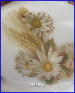 Vintage Aladdin 23 Kerosene Oil Lamp Daisies & Wheat Milk Glass WithChimney 1970's