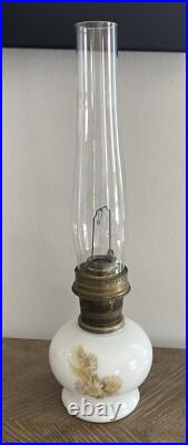 Vintage Aladdin 23 Kerosene Oil Lamp Daisies & Wheat Milk Glass WithChimney 1970's