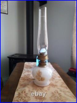 Vintage Aladdin 23 Kerosene Oil Lamp Dasies Milk Glass with Chimney 1970