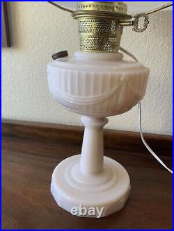 Vintage Aladdin Alacite Lincoln Drape Glass Electric Oil Lamp With Shade