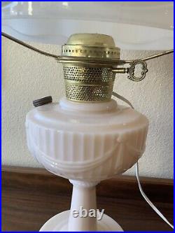 Vintage Aladdin Alacite Lincoln Drape Glass Electric Oil Lamp With Shade