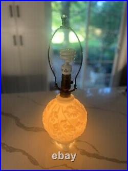 Vintage Aladdin Alacite Milk Glass Oak Leaf Double Light Lamp Works With Finial