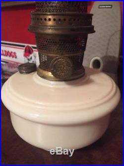Vintage Aladdin Alacite Opal Lamp With B Nu Type Burner Chicago