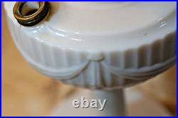 Vintage Aladdin Alacite Tall Lincoln Drape Oil Lamp with NU-Type Model B Burner