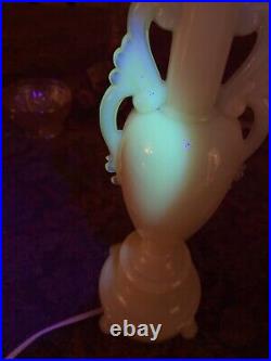 Vintage Aladdin Alacite Uranium Glass Table Lamp with Finial Hard to find