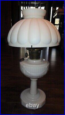 Vintage Aladdin Alacite White Oil Lamp Lincoln Drape withShade/Chimney & Burner