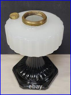 Vintage Aladdin B-124 Corinthian Pedestal Stand Oil Lamp Black/White Moonstone