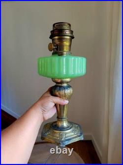 Vintage Aladdin Jade Green Moonstone Majestic Model B-122 Kerosene Oil Lamp