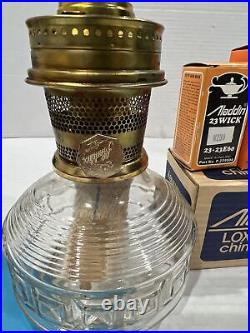 Vintage Aladdin Kerosene Lamp Colonial 23 Lox On Chimney R-103 Wicks & Mantles
