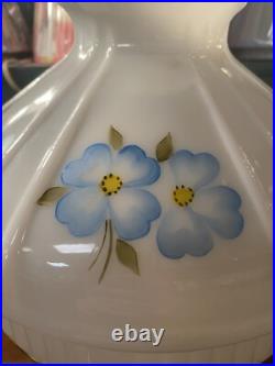 Vintage Aladdin Maxbrite 500 Oil Lamp With Handpainted Milk Glass Aladdin Shade