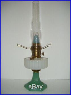Vintage Aladdin Model B-125 Corinthian Design Kerosene Lamp-white / Green